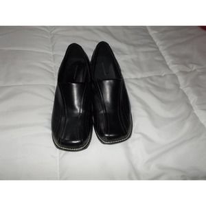 Prediction womens slip on loafer Size 8 WIDE